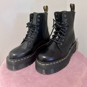 🥀🖤 Dr. Martens Jadon Smooth Leather Platforms 🖤🥀